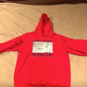 Worn once supreme hoodie very good condition